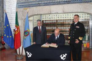 Firma en Libro de Honor //CEV-Cap-Lisboa